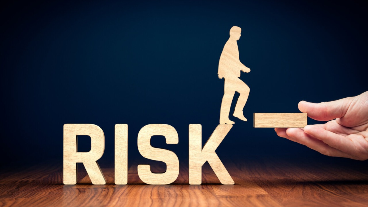 هر آنچه باید در مورد استیکینگ بدانید 4 risk bD6N cover