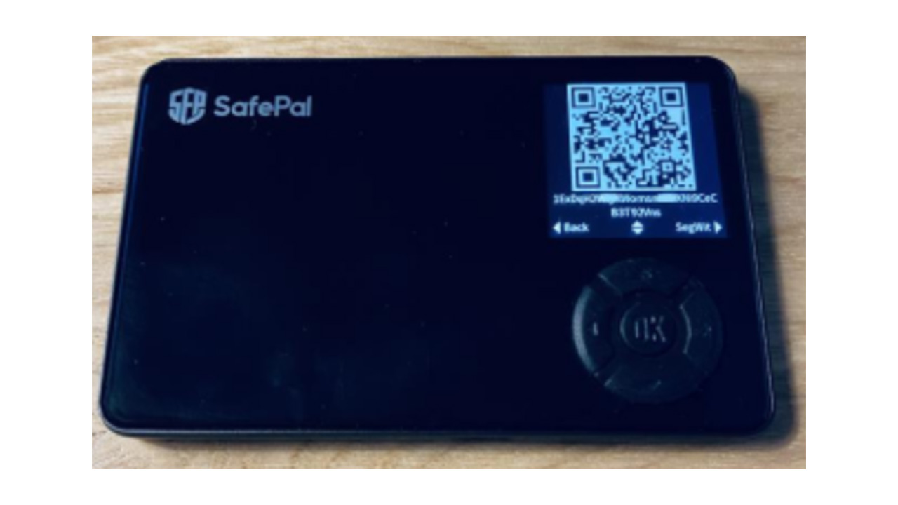 آموزش دریافت ارز دیجیتال در کیف پول سختافزاری سیف پال SafePal S1 5 نمایش بارکد آدرس بیت کوین روی صفحه نمایش سیف پل
